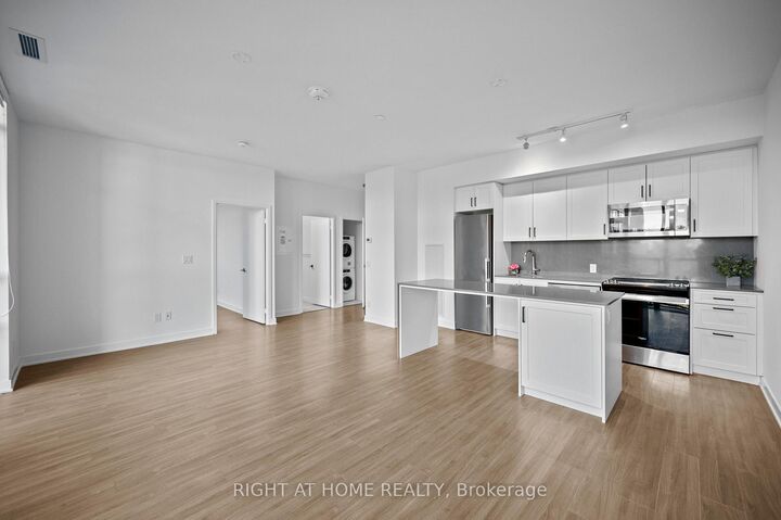 Property Photo:  681 Yonge Street 630  ON L9J 0K1 