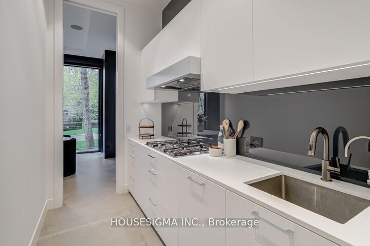 Property Photo:  307 Richview Avenue  ON M5P 3G4 