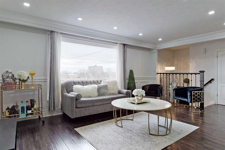 Property Photo:  107 Spenvalley Drive Main  ON M3L 1Z4 