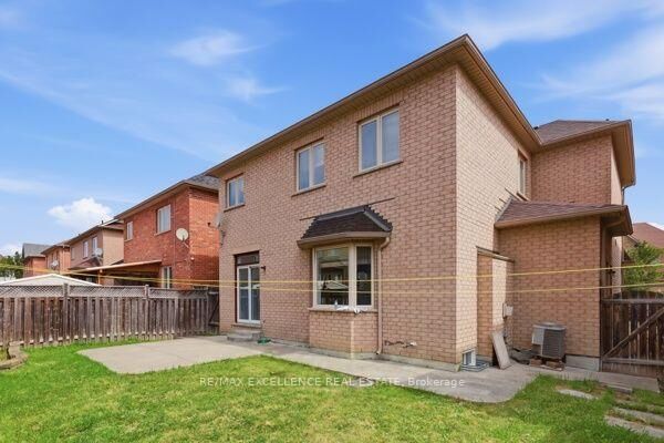 Property Photo: 21 Castle Mountain Drive ON L6R 2W9