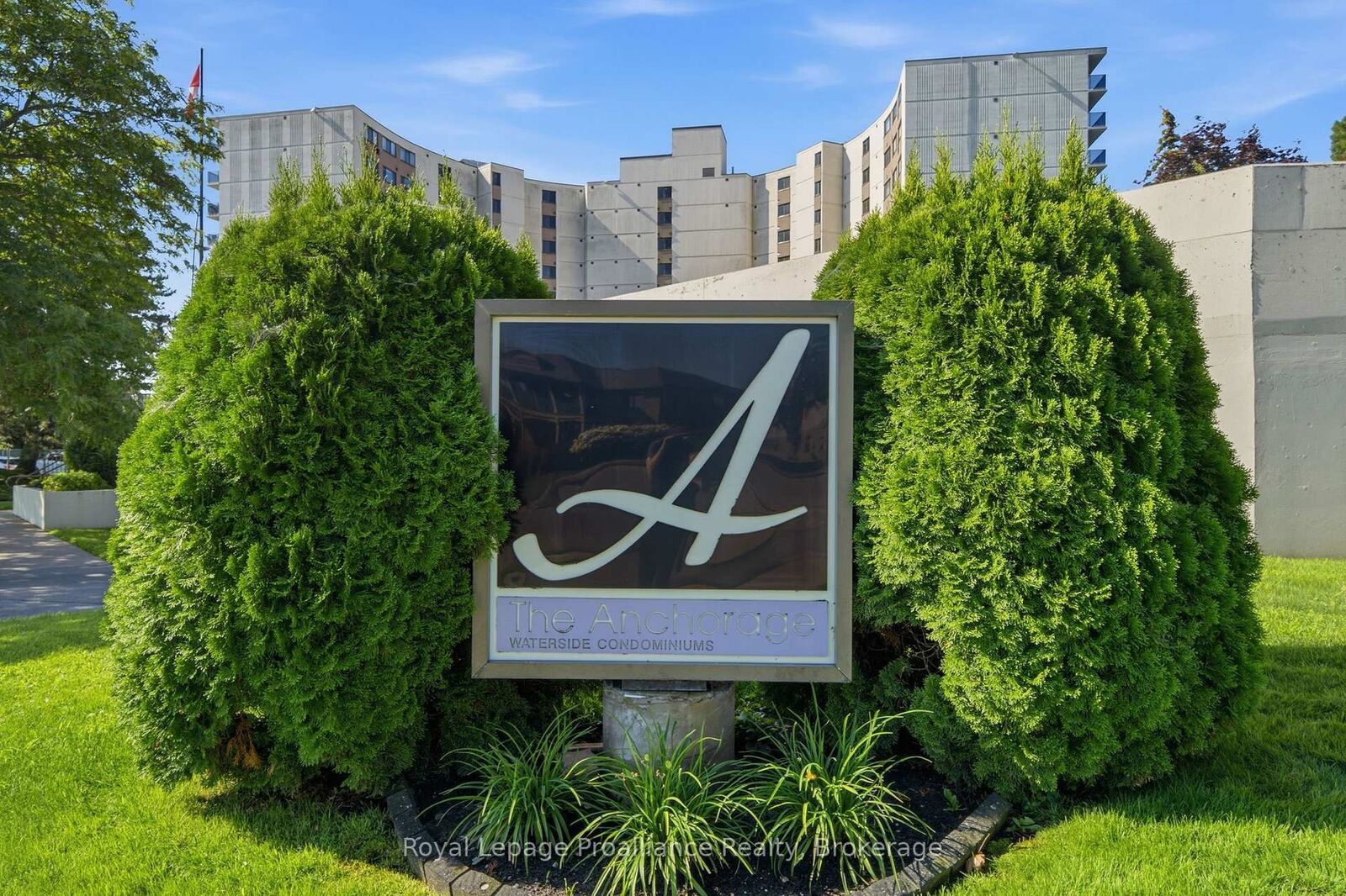 Property Photo:  2 South Front Street 401  ON K8N 5K7 