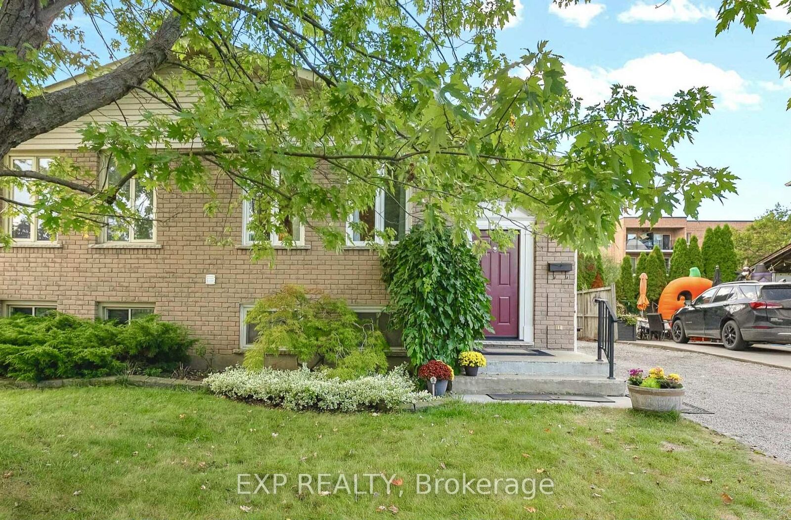Property Photo: 36 Vintage Crescent ON L2S 3C6