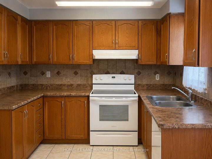 Property Photo:  16 Torada Court  ON L7A 1H6 