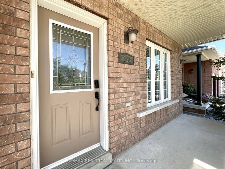 Property Photo:  123 Woodbury Crescent  ON L3X 2T3 