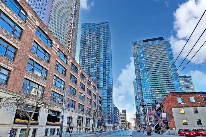 Property Photo:  295 Adelaide Street W 1013  ON M5V 0L4 