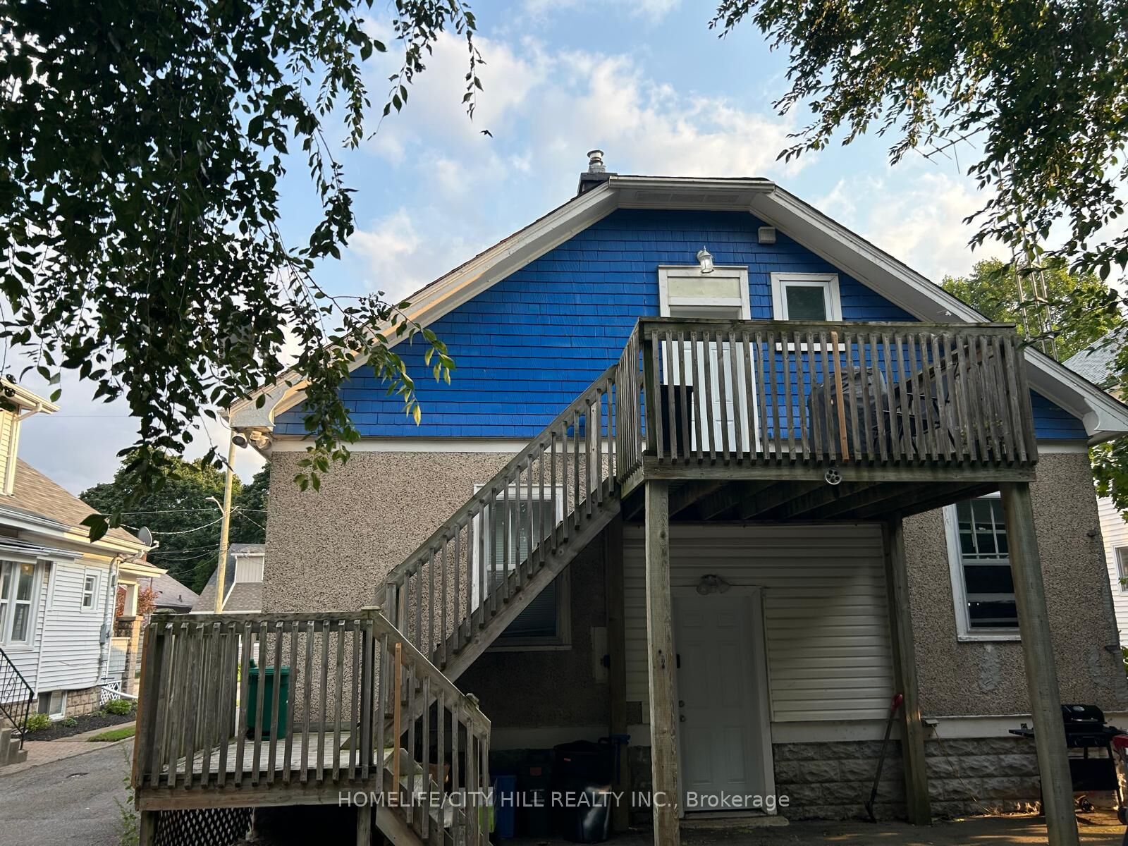 Property Photo:  71 Pleasant Avenue 2nd Flr  ON L2R 1X9 