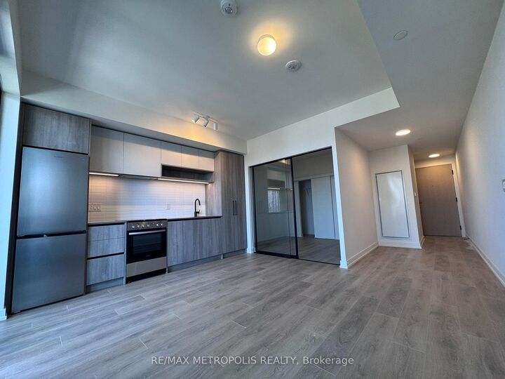 Property Photo:  181 Sterling Road 1418  ON M6R 2B2 