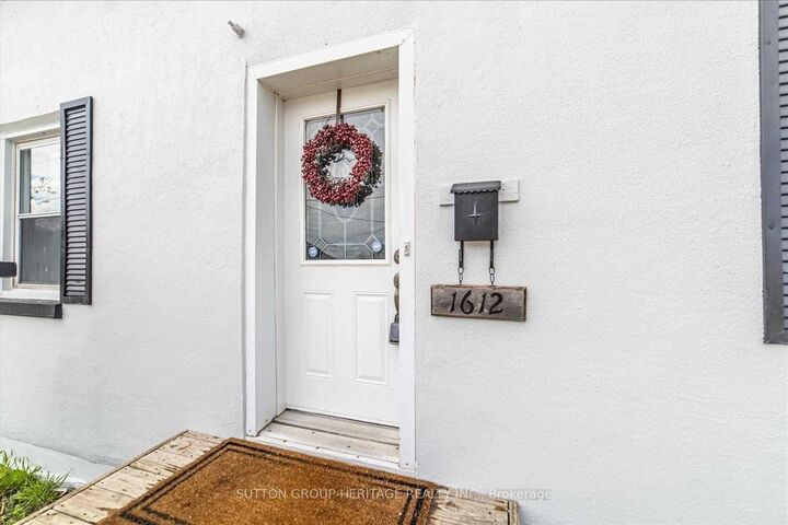 Property Photo:  1612 Dufferin Street  ON L1N 1B2 