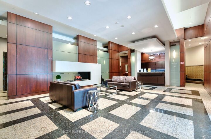 Property Photo: 18 Parkview Avenue 811 ON M2N 7H7