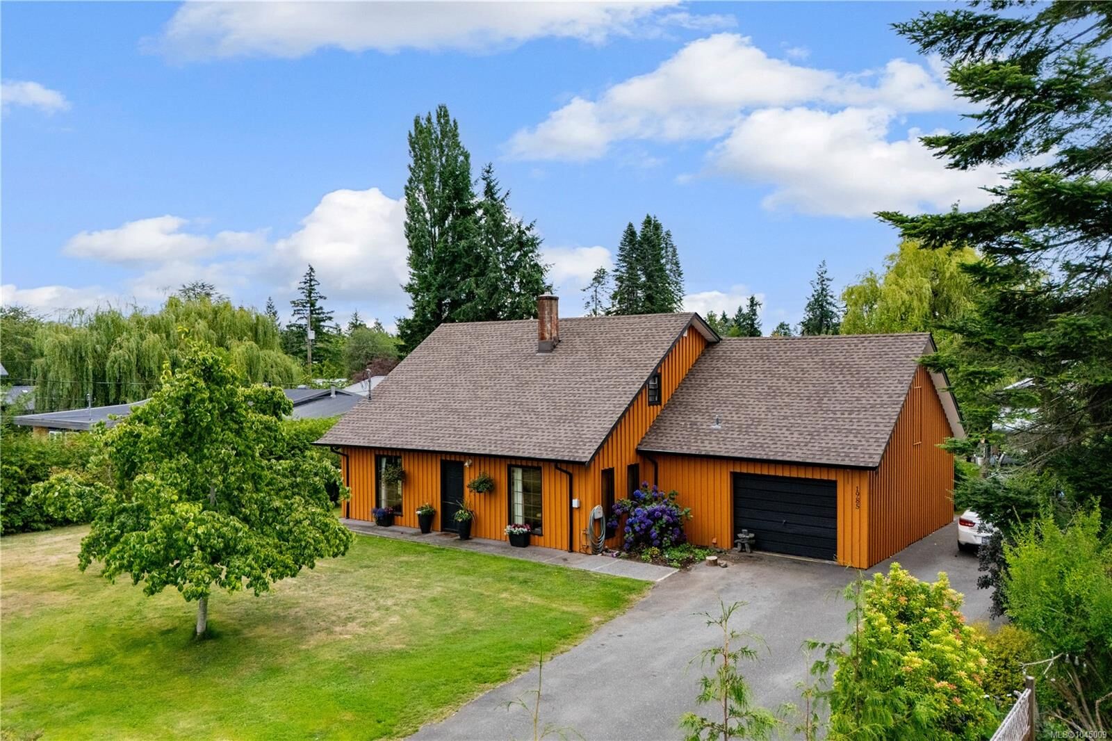Property Photo: 1985 Willis Rd BC V9W 3W4