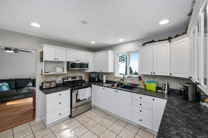 Property Photo: 2437 Benko Rd BC V0R 2P4