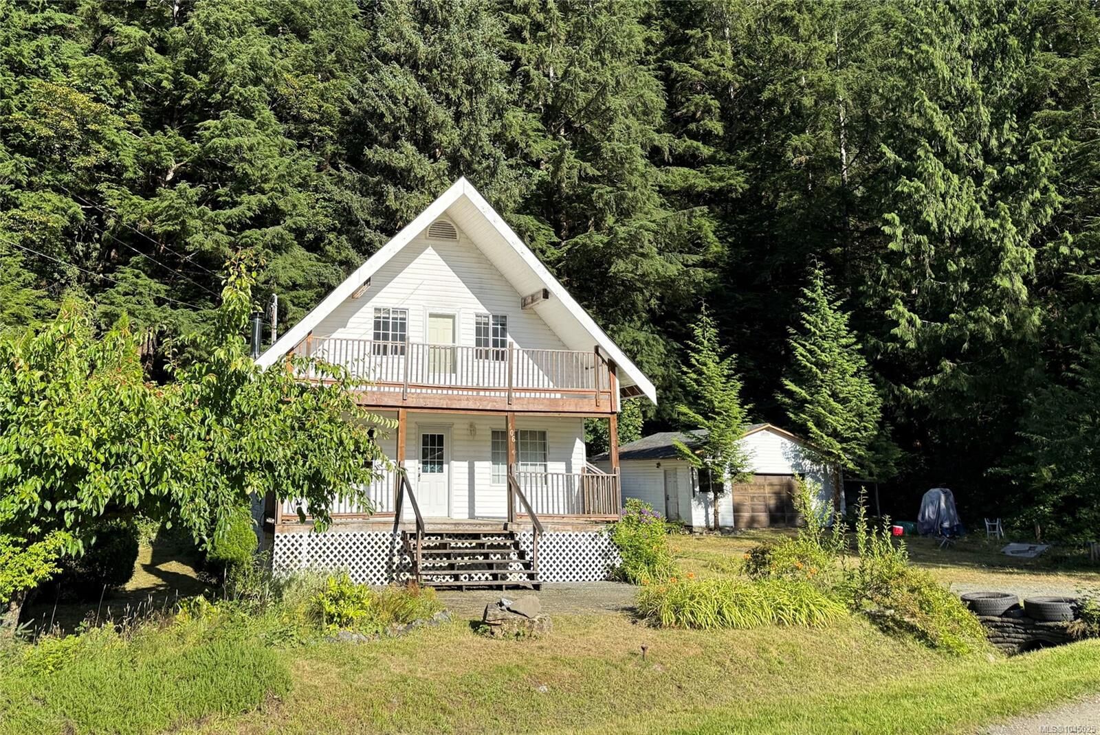 Property Photo:  406 Ferris Rd  BC V0P 2A0 
