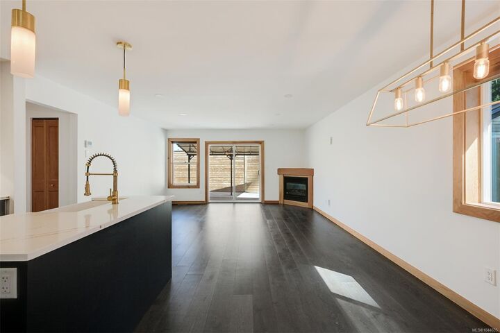 Property Photo: 1629 Kristin Way BC V0R 2W3