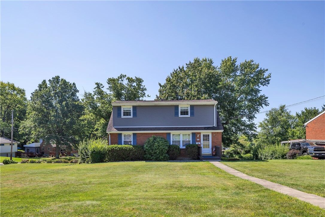 Property Photo: 978 Garden City Dr PA 15146