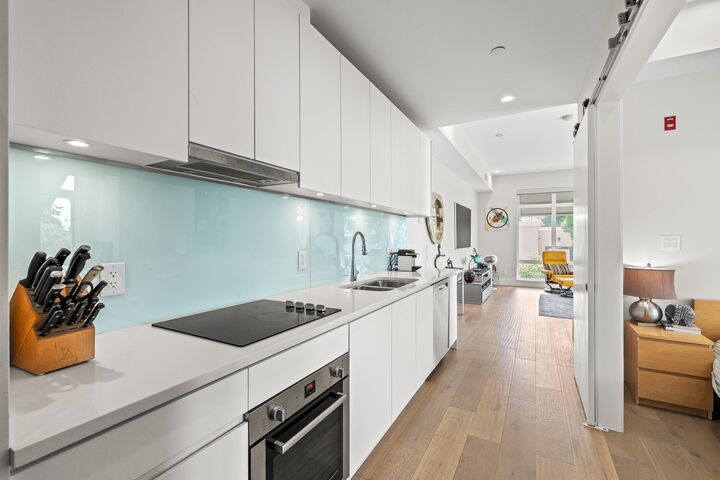 Property Photo: 1591 Bowser Avenue 202 BC V7P 2Y4
