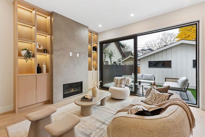 Property Photo: 448 W 20th Avenue 2 BC V5Y 2C8
