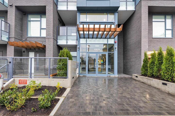 Property Photo: 10828 139A Street 406 BC V3R 0H3