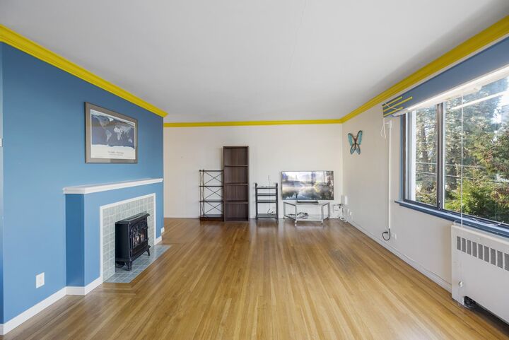 Property Photo: 1695 W 10th Avenue 205 BC V6J 2A2