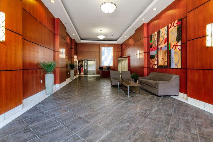 Property Photo: 188 E Esplanade 302 BC V7L 4Y1