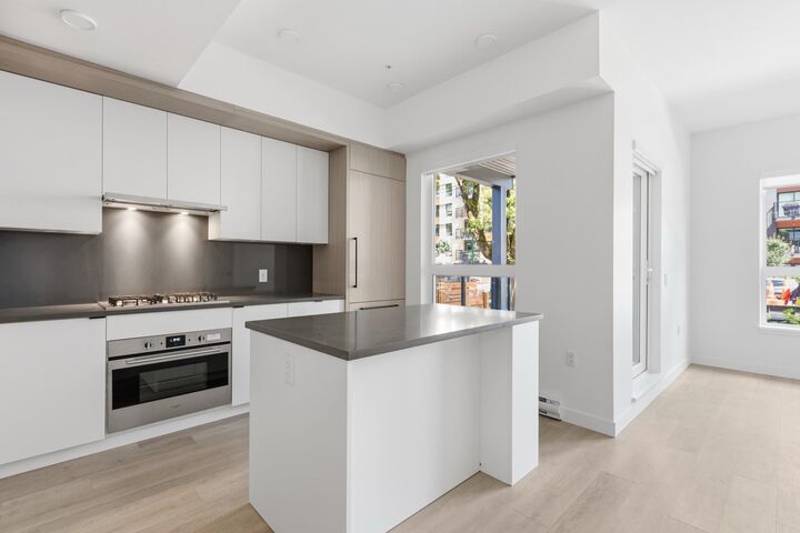 Property Photo: 2268 E Broadway 102 BC V5N 0L2
