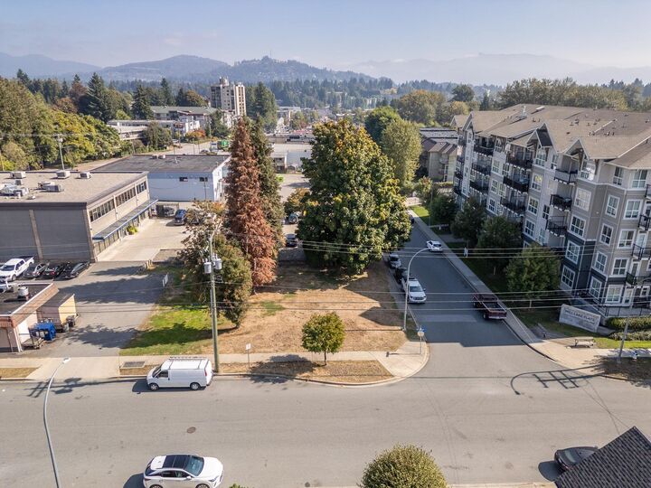 Property Photo: 2604 E Bourquin Crescent BC V2S 1Y7