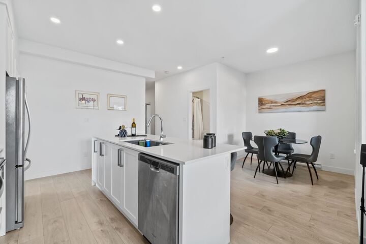 808 Gauthier Avenue 301 — photo 1