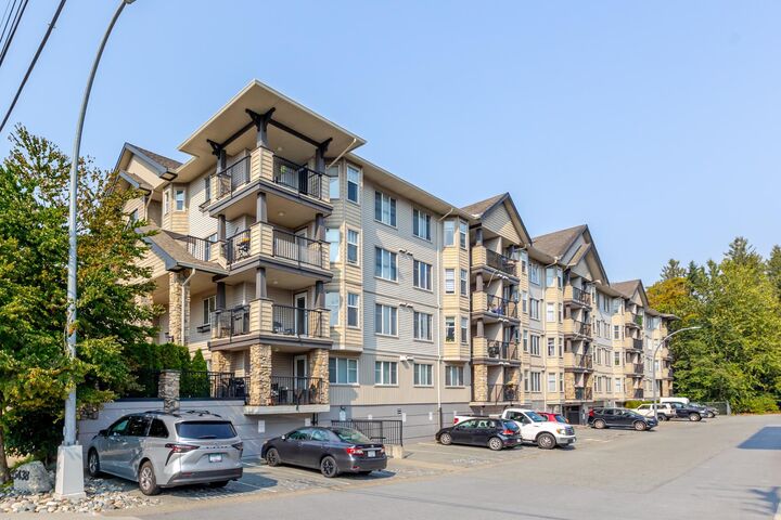 5438 198 Street 311 — photo 1