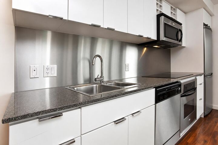 Property Photo:  788 Hamilton Street 902  BC V6B 0E9 
