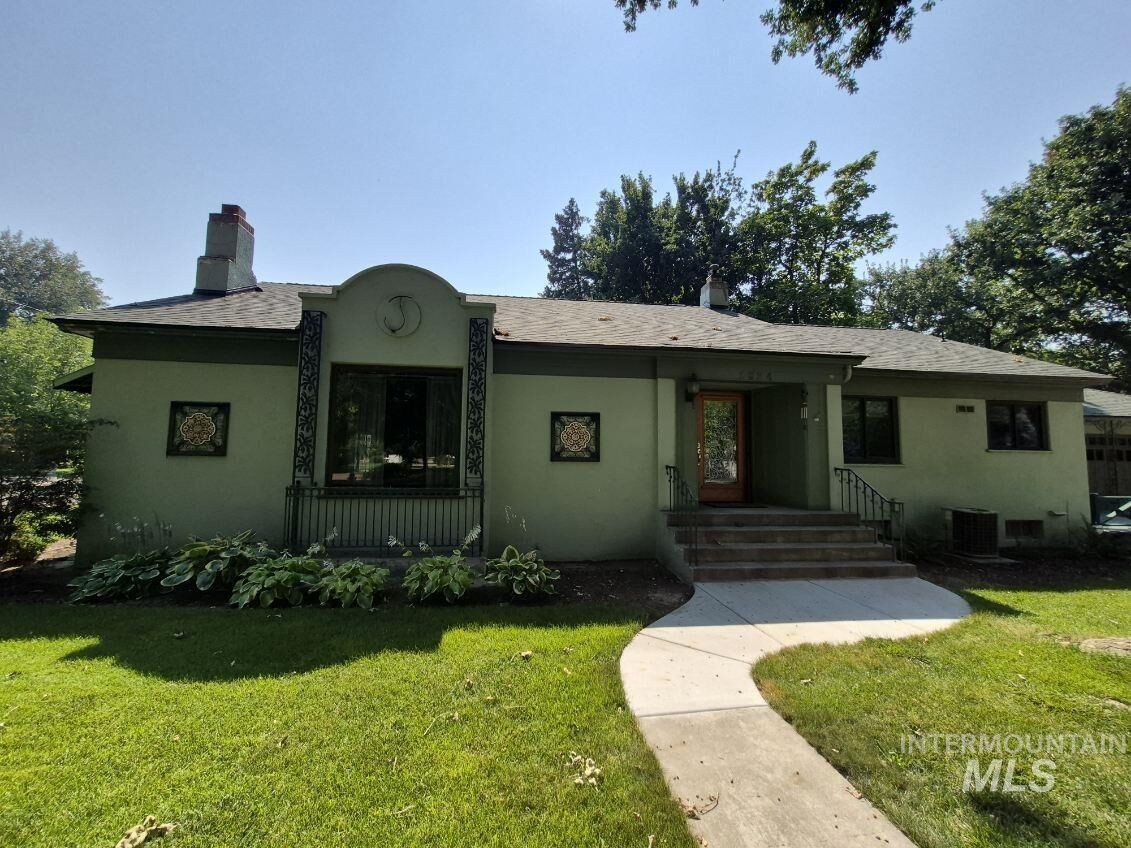 Property Photo: 1824 Everett St ID 83605