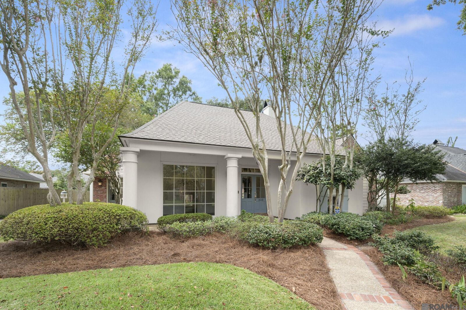 Property Photo: 333 E Woodgate Ct LA 70808
