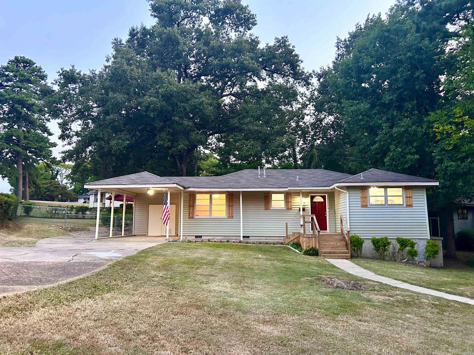 Property Photo:  704 Forest Lane  AR 72019 