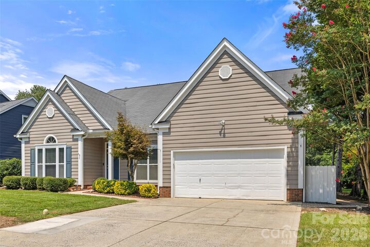 Property Photo: 8632 Castlebay Drive NC 28277