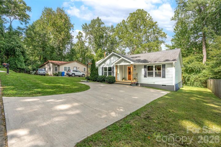 Property Photo: 102 Iris Street NC 28803