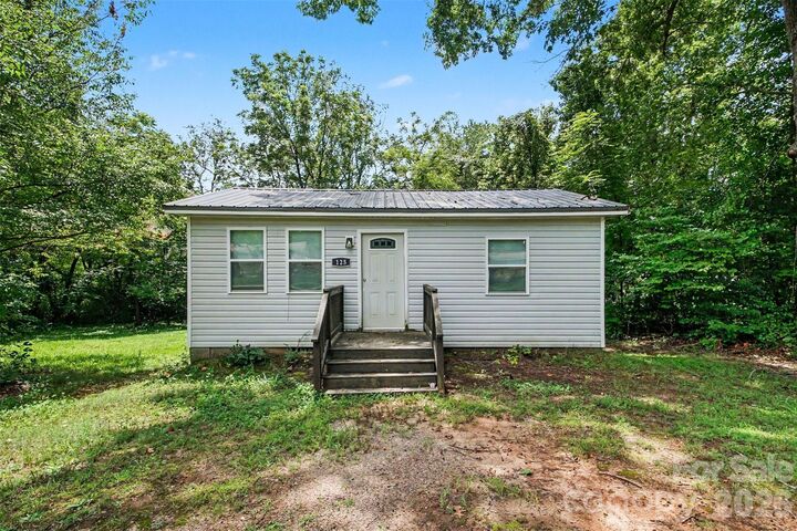 Property Photo: 125 Gains Lane NC 28677