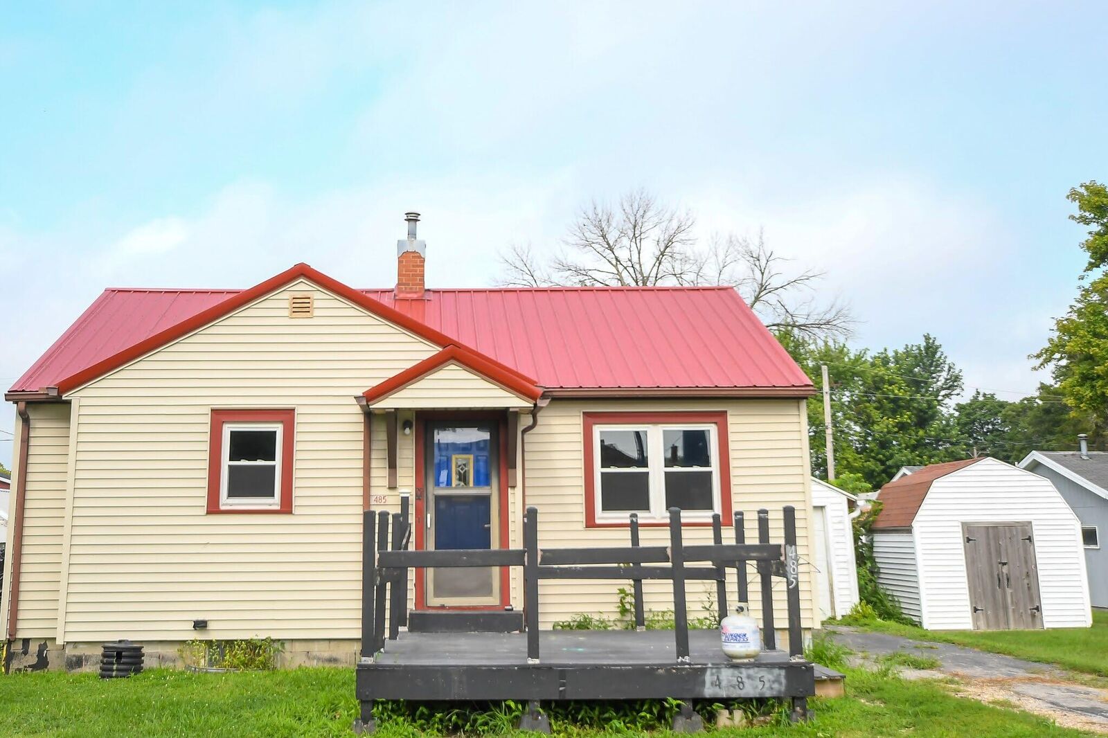 Property Photo:  485 Adams Street  IA 50246 