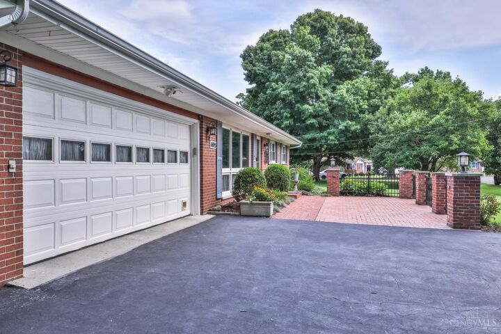 Property Photo:  1695 Hillcrest Avenue  OH 45177 