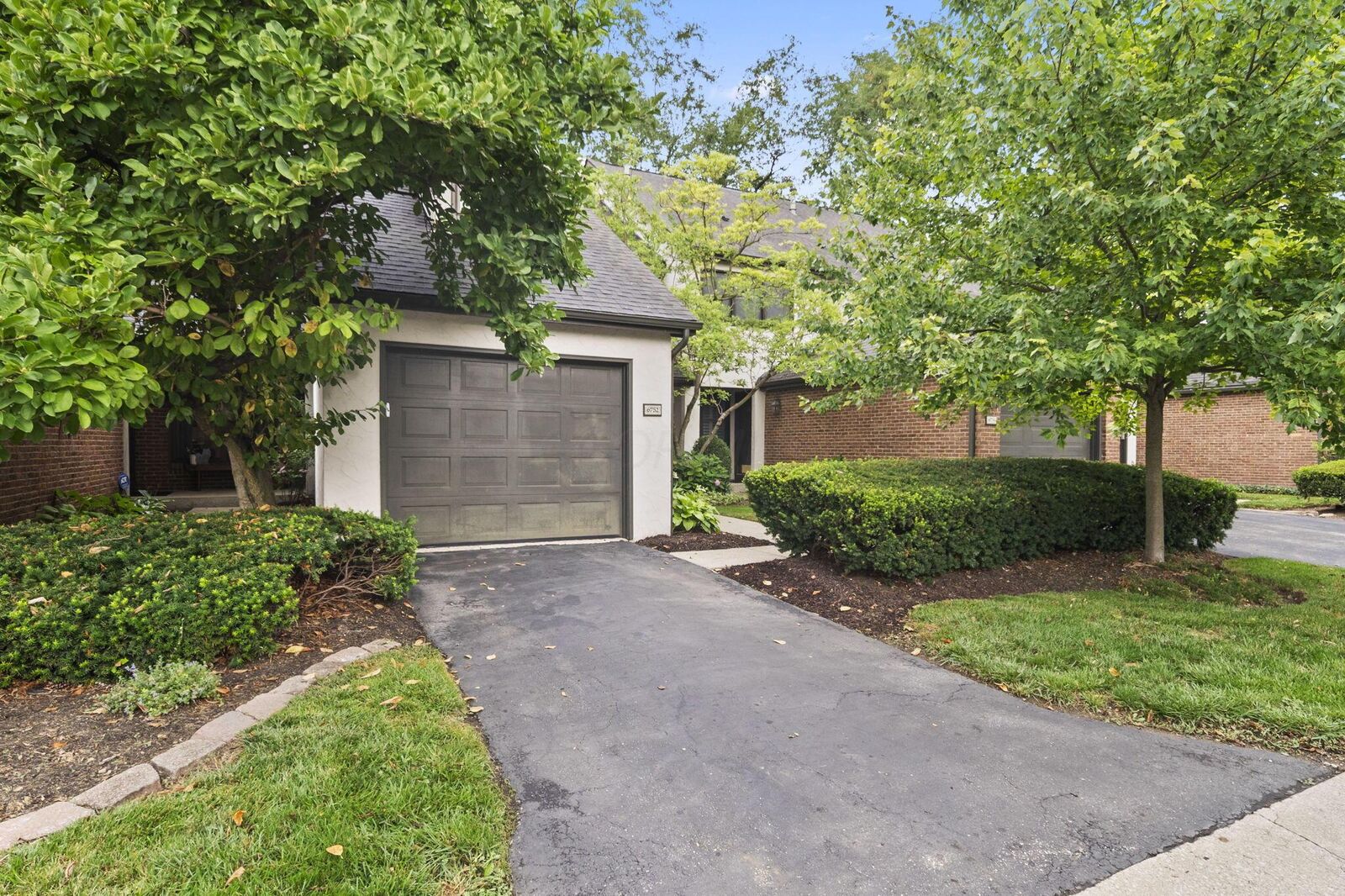 Property Photo: 6752 Willow Grove E Place OH 43017