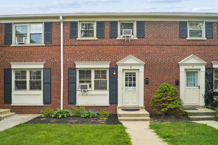 Property Photo:  1775 Northwest Court  OH 43212 