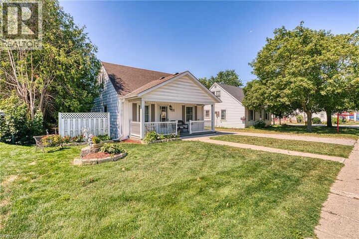 786 Main Street West — photo 1