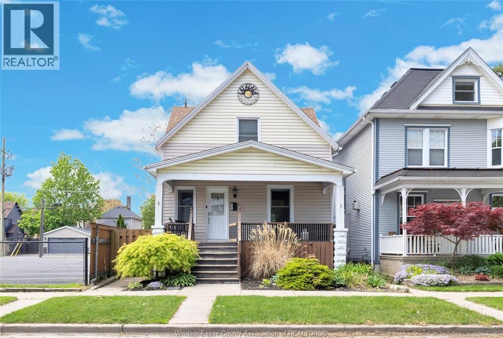 Property Photo: 521 Windermere ON N8Y 3C9