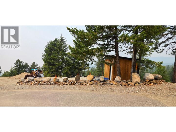 Property Photo:  120 Sasquatch Court  BC V0H 1V6 