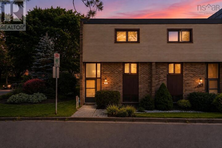 Property Photo: 1 Forestside Crescent NS B3M 1M5