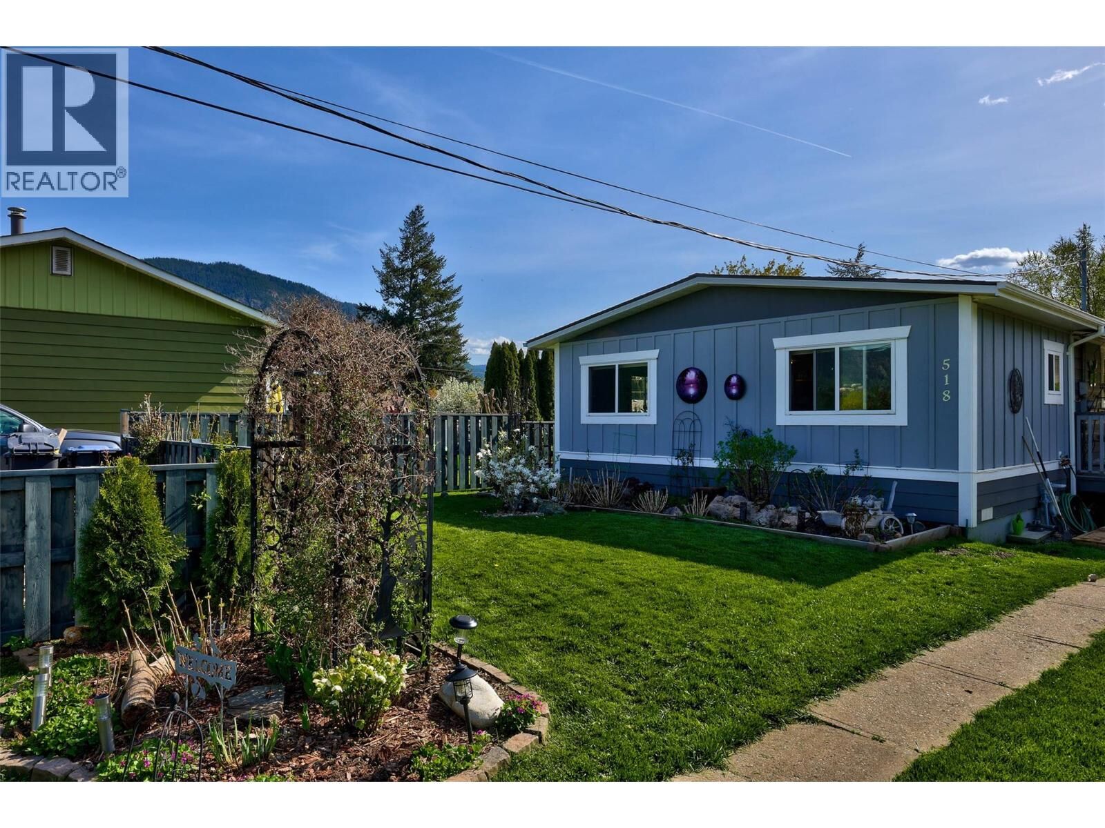 Property Photo: 518 Pine Street BC V0E 1M0