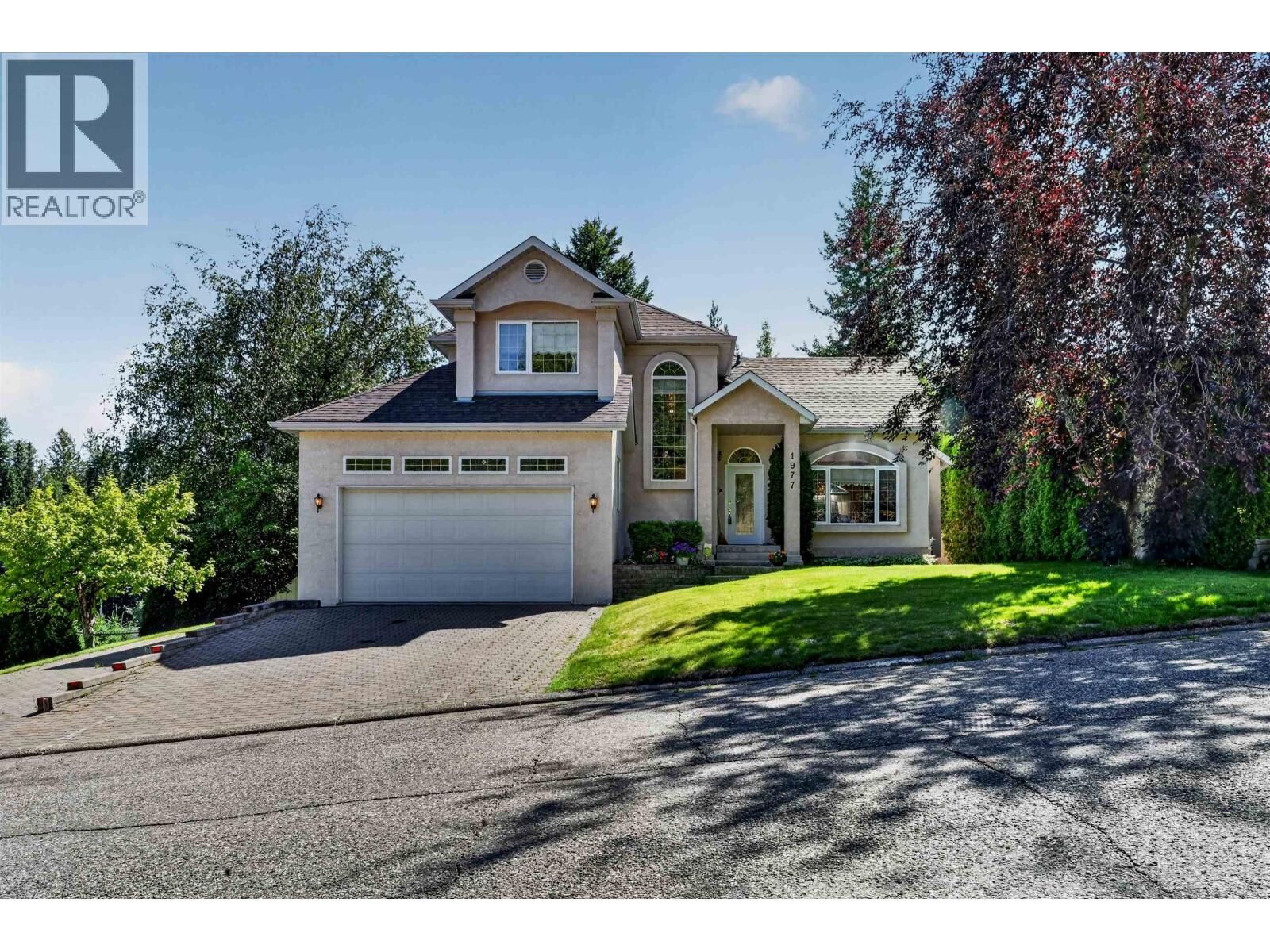 Property Photo:  1977 Clearwood Crescent  BC V2K 4R1 