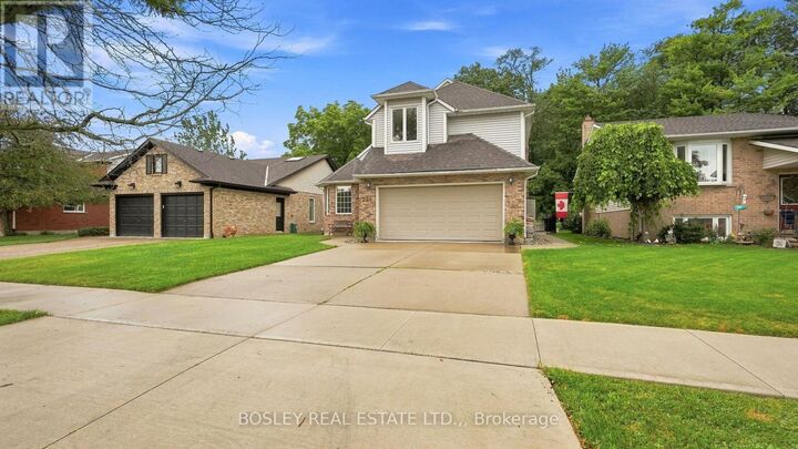 Property Photo: 236 Northwood Drive ON L3C 6V3