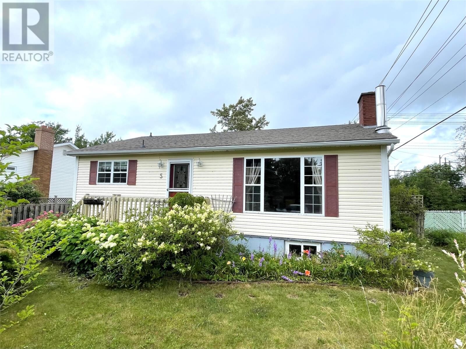 Property Photo: 5 Lind Avenue NL A2A 1V9