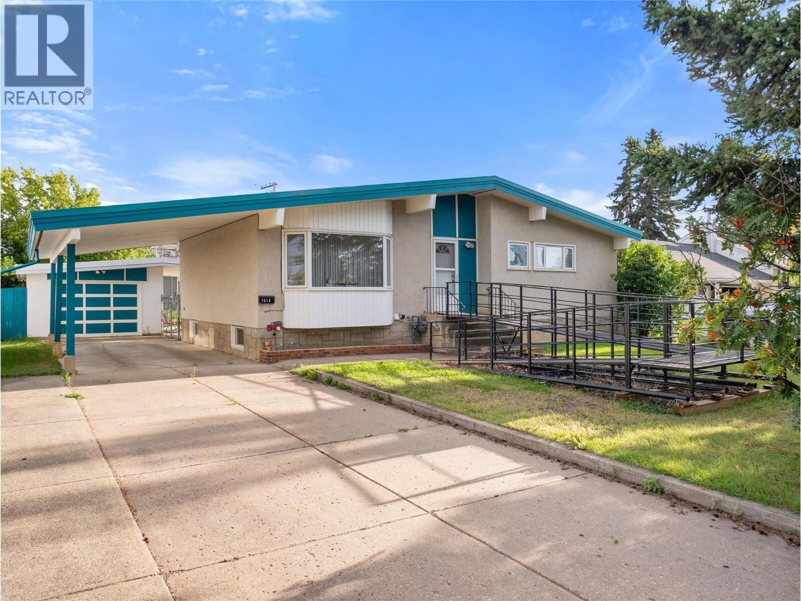 Property Photo: 1513 108 Avenue BC V1G 2T5