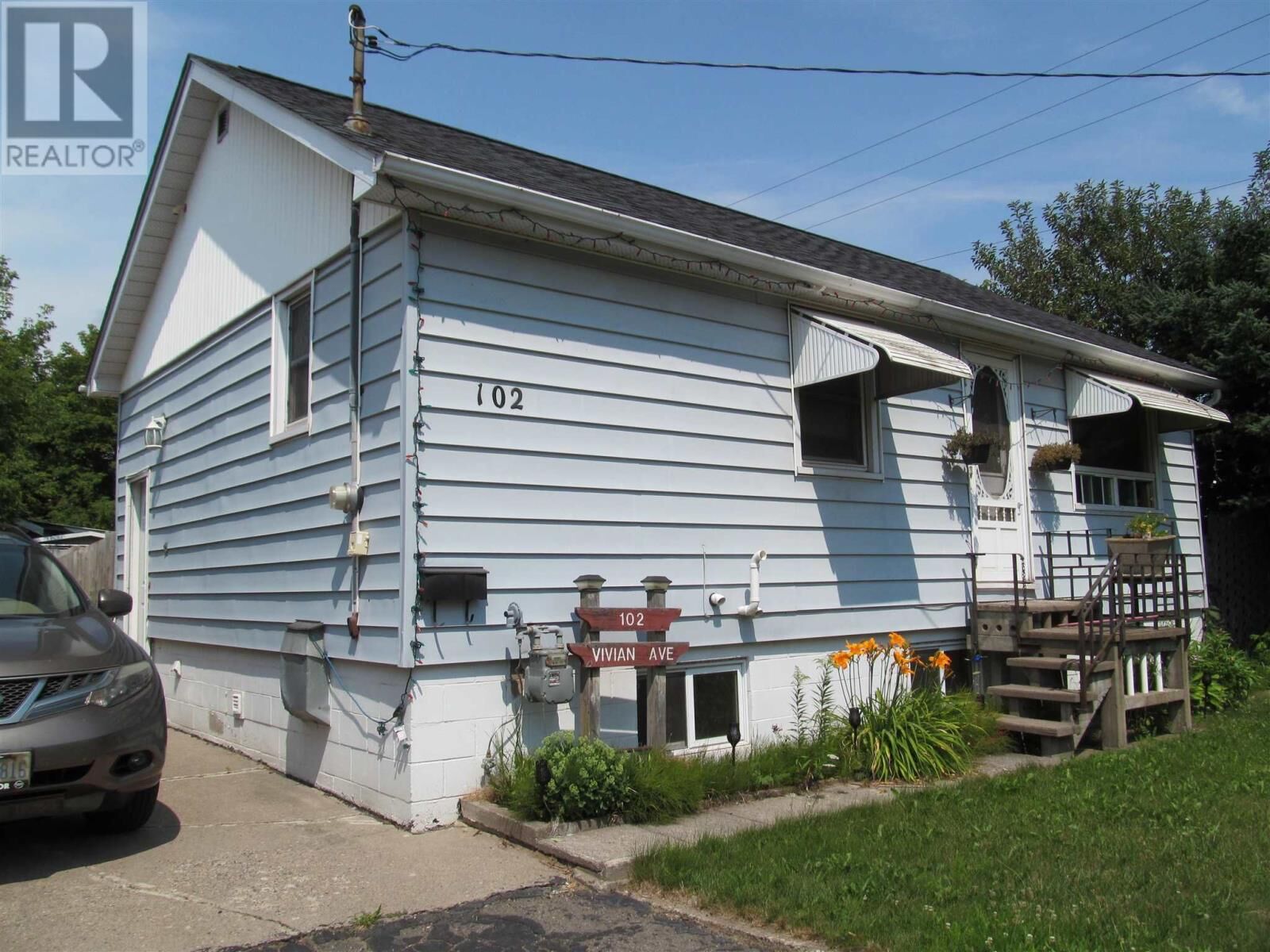 Property Photo:  102 Vivian Ave  ON P6C 2G1 