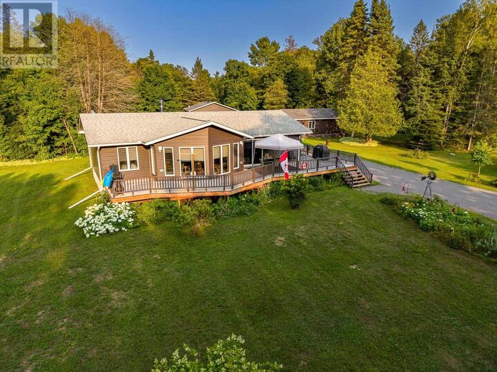 Property Photo: 2032 20th Side Rd ON P0R 1J0