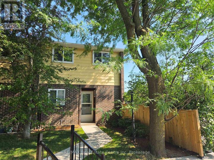 Property Photo:  31 Greengate Rd 101  ON N1H 6R3 
